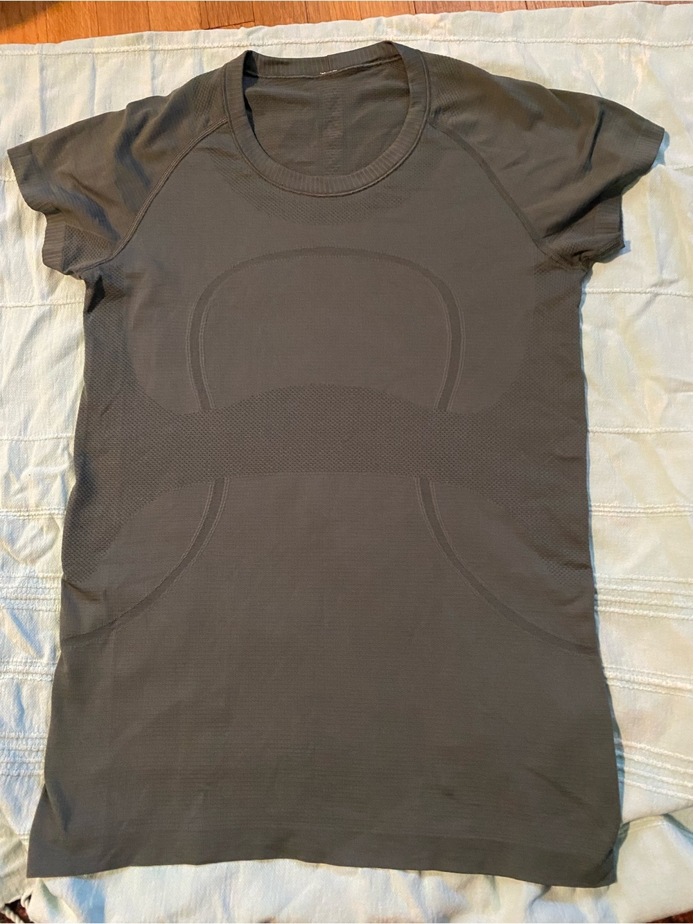 Lululemon Grayish Green Workout T Sz 10